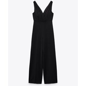 ZARA PLEATED WIDE LEG JUMPSUIT IN BLACK NWT size M